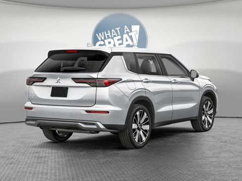 New 2026 Mitsubishi Outlander SE AWD/4WD image 2