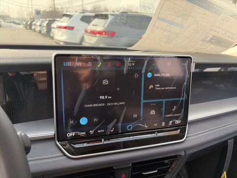 New 2026 Volkswagen Tiguan SE AWD/4WD image 25