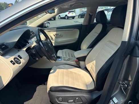 Used 2010 Volkswagen CC Sport FWD image 15