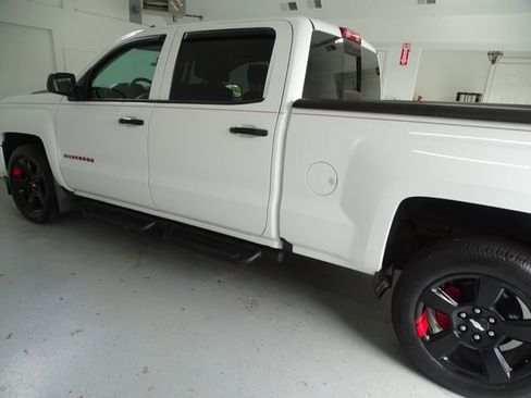 Used 2018 Chevrolet Silverado 1500 LTZ Z71 w/ Redline Edition AWD/4WD image 18