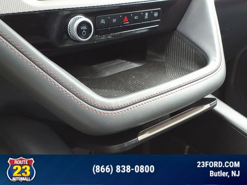 Certified 2025 Ford Explorer Active w/ Active Comfort Package AWD/4WD image 19