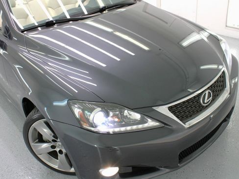 Used 2011 Lexus IS 250C image 18