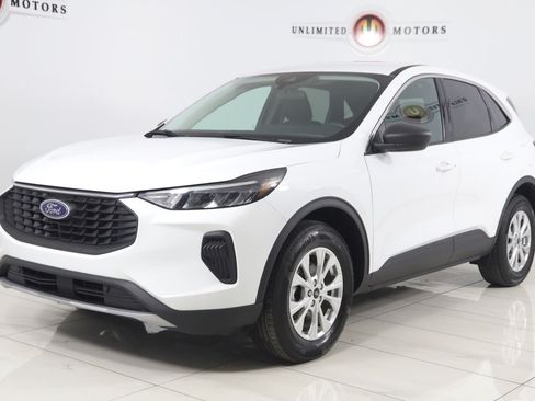 Used 2023 Ford Escape Active w/ Tech Pack #1 AWD/4WD image 5