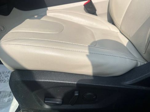 Used 2020 Ford Edge Titanium w/ Equipment Group 301A AWD/4WD image 22