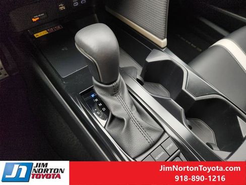 Used 2025 Toyota Camry SE w/ Convenience Package FWD image 21