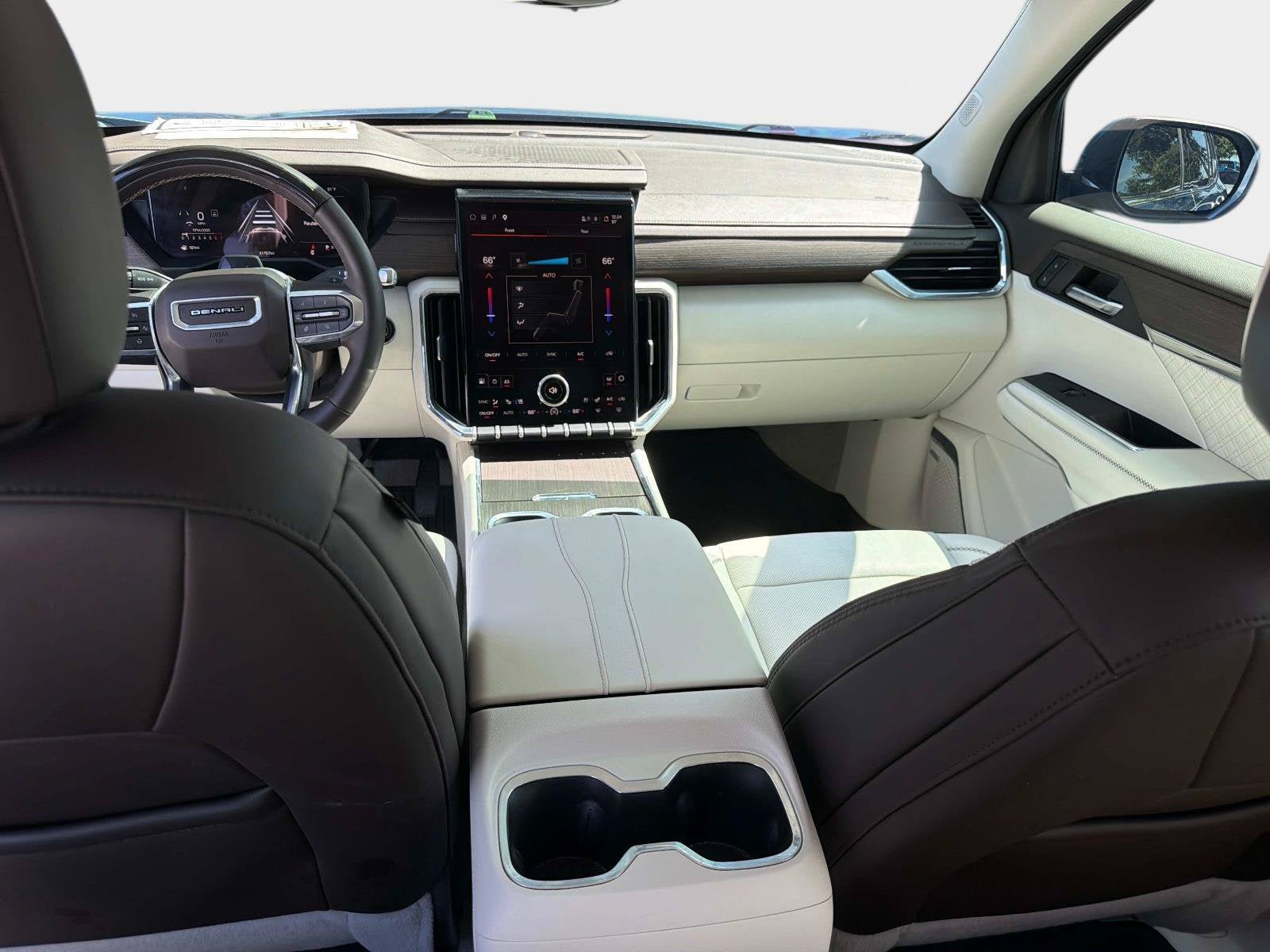 Used 2024 GMC Acadia Denali w/ Super Cruise Package FWD image 17