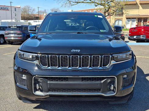 Used 2023 Jeep Grand Cherokee Overland AWD/4WD image 2