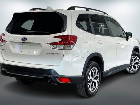 Used 2020 Subaru Forester Premium image 13