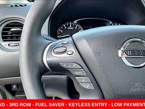Used 2020 Nissan Pathfinder S image 11