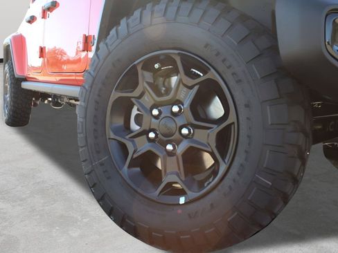 Certified 2023 Jeep Gladiator Willys image 2