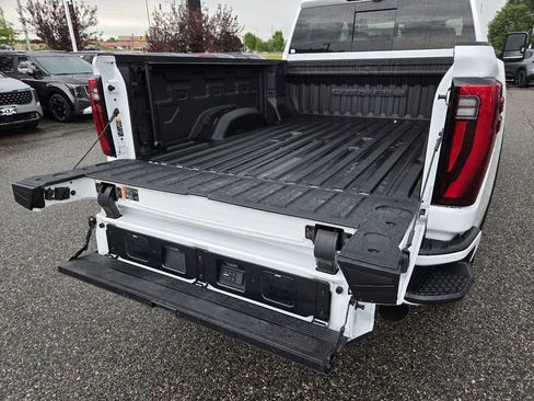 Used 2024 GMC Sierra 2500 Denali Ultimate w/ Max Trailering Package AWD/4WD image 10