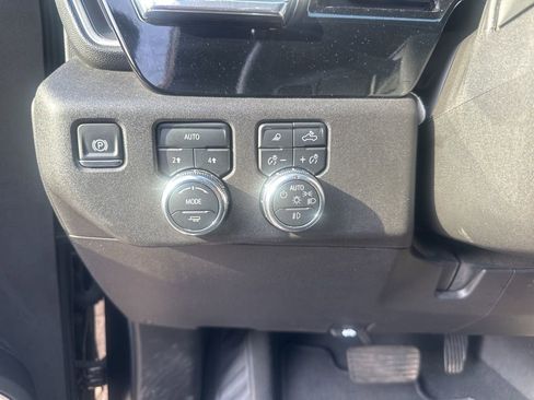 Used 2025 GMC Sierra 1500 SLT image 31