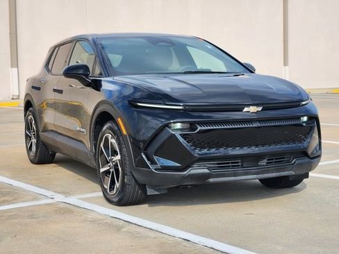 Used 2025 Chevrolet Equinox EV LT image 3