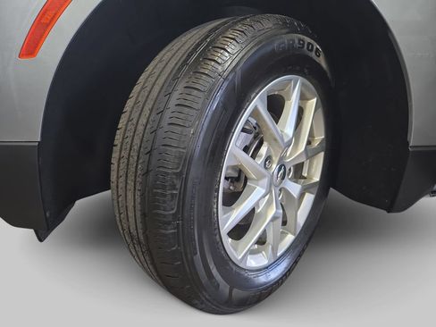 Used 2024 Chevrolet Equinox LT AWD/4WD image 35