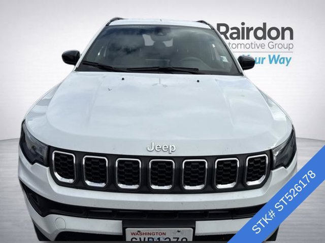 Used 2025 Jeep Compass Latitude AWD/4WD image 2