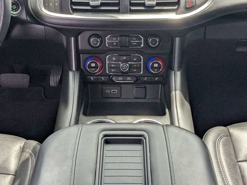 Used 2023 Chevrolet Tahoe Z71 w/ Luxury Package AWD/4WD image 19