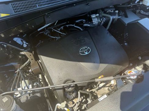 Used 2018 Toyota Highlander SE image 58