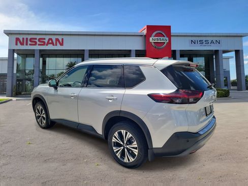 Used 2021 Nissan Rogue SV w/ Premium Package AWD/4WD image 4