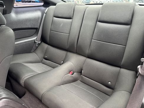 Used 2010 Ford Mustang GT image 4