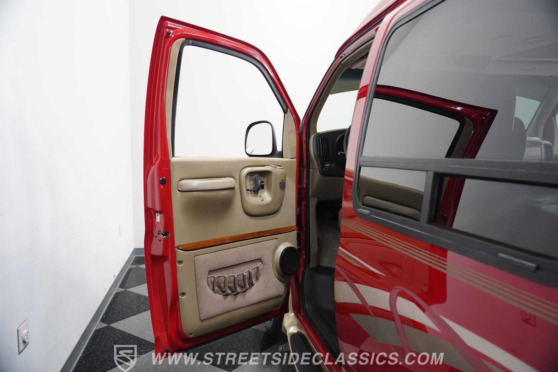 Used 1996 Chevrolet Express 1500 RWD image 34