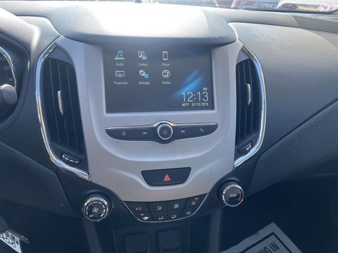 Used 2018 Chevrolet Cruze LS image 20