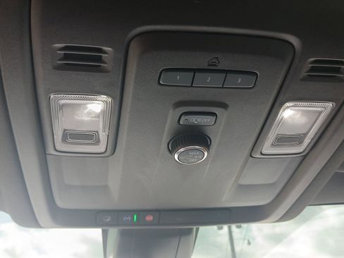 Used 2021 Chevrolet Tahoe LT image 17