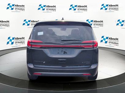 New 2026 Chrysler Pacifica Limited w/ S Appearance Package