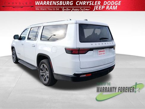 Used 2024 Jeep Wagoneer L Series II w/ Flexible Seating Group image 6