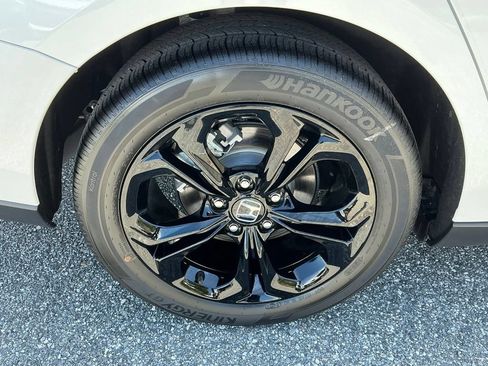 Certified 2025 Honda Accord SE image 12