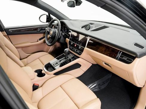 New 2026 Porsche Macan image 23