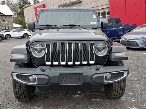 Used 2018 Jeep Wrangler Unlimited Sahara w/ Cold Weather Group image 2