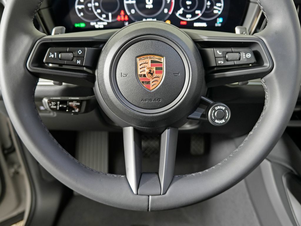 Certified 2026 Porsche Cayenne Coupe AWD/4WD image 24