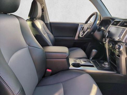 Certified 2022 Toyota 4Runner SR5 Premium w/ Moonroof Package AWD/4WD image 22