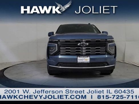 Used 2025 Chevrolet Tahoe High Country AWD/4WD image 9