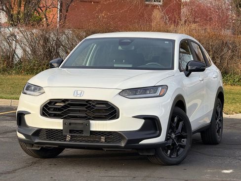 Used 2023 Honda HR-V Sport image 1