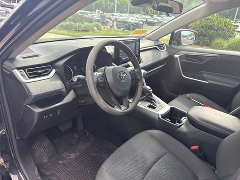 Used 2022 Toyota RAV4 LE AWD/4WD image 25