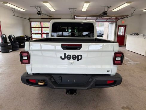 New 2026 Jeep Gladiator Sport AWD/4WD image 23