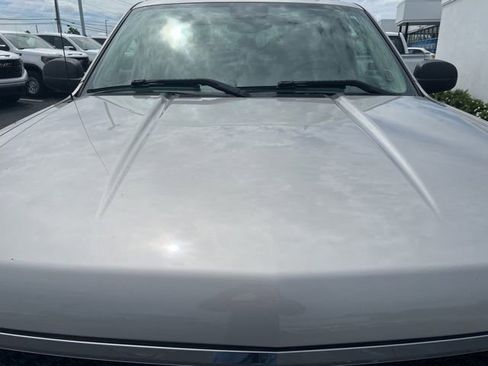 Used 2007 Chevrolet Silverado 1500 LT w/ 1LT Convenience Package RWD image 14