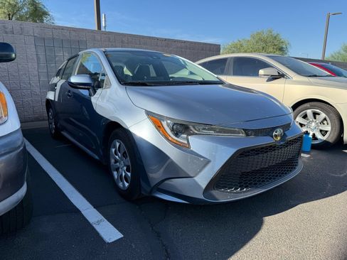 Used 2021 Toyota Corolla LE FWD image 5