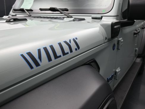 Used 2023 Jeep Wrangler Unlimited w/ Cold Weather Group AWD/4WD image 9