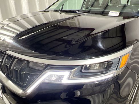 Used 2024 Kia Carnival LX image 13