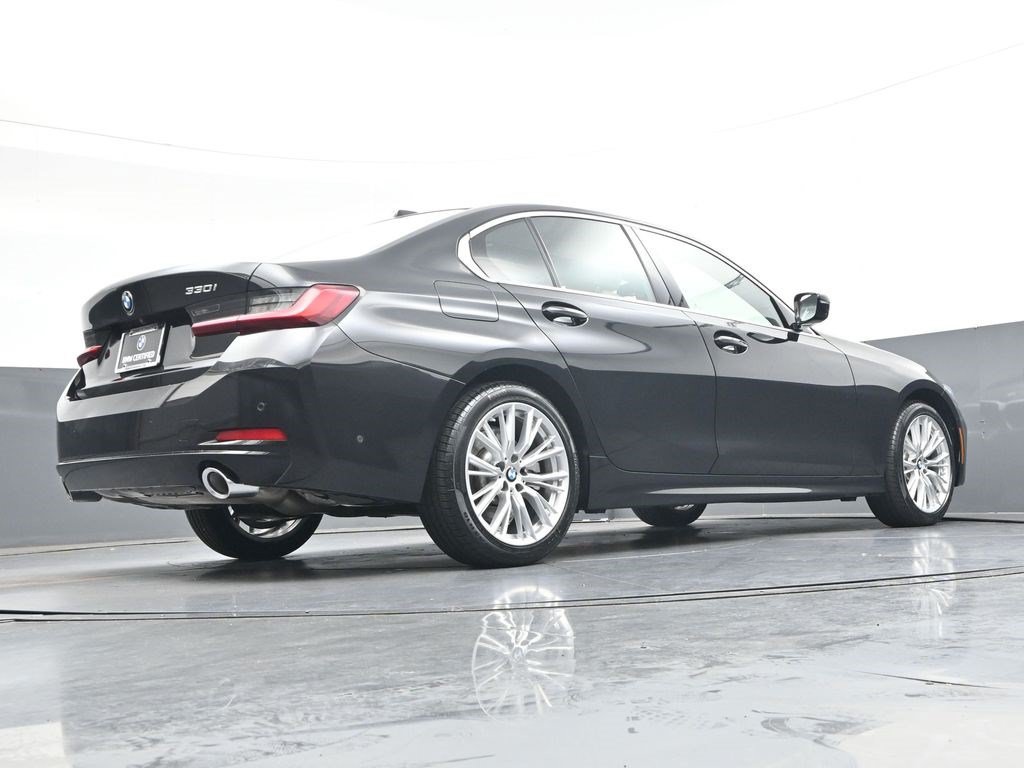 Used 2024 BMW 330i Sedan w/ Convenience Package RWD image 29