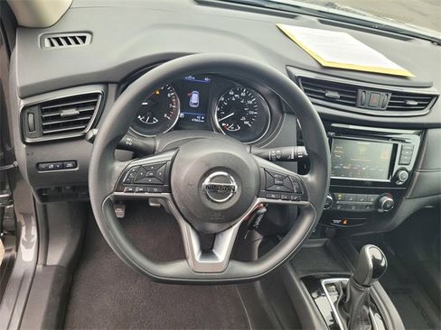 Used 2020 Nissan Rogue S image 30