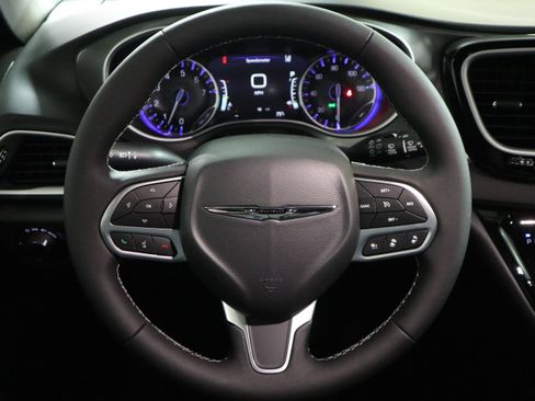 New 2026 Chrysler Voyager LX image 17