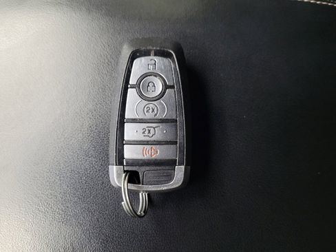 Used 2020 Ford Explorer XLT w/ Equipment Group 202A RWD image 32