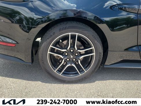 Used 2022 Ford Mustang Premium RWD image 9