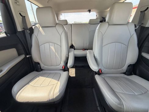 Used 2012 Chevrolet Traverse LTZ AWD/4WD image 25