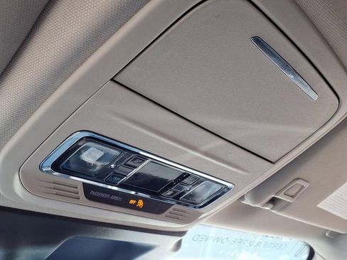 Used 2025 Lincoln Corsair FWD image 16