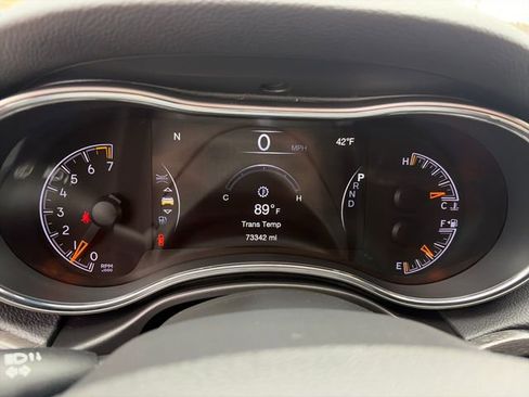 Used 2018 Jeep Grand Cherokee Altitude AWD/4WD image 30