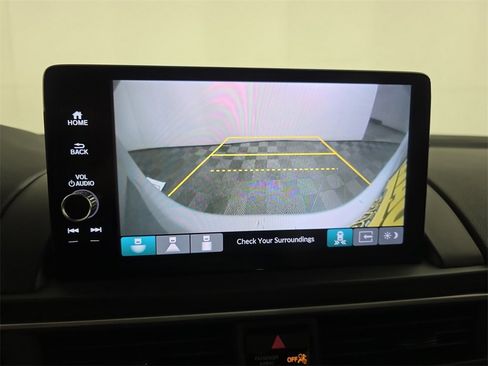 Certified 2025 Honda Pilot Touring image 14